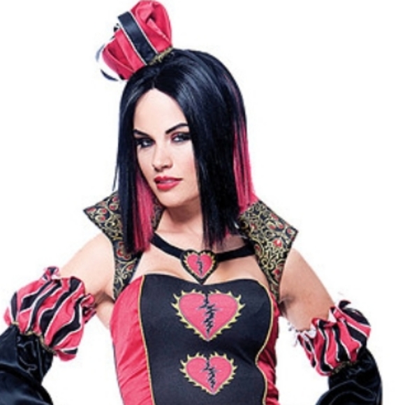 Queen of Broken Hearts Halloween Costume - Picture 2 of 6